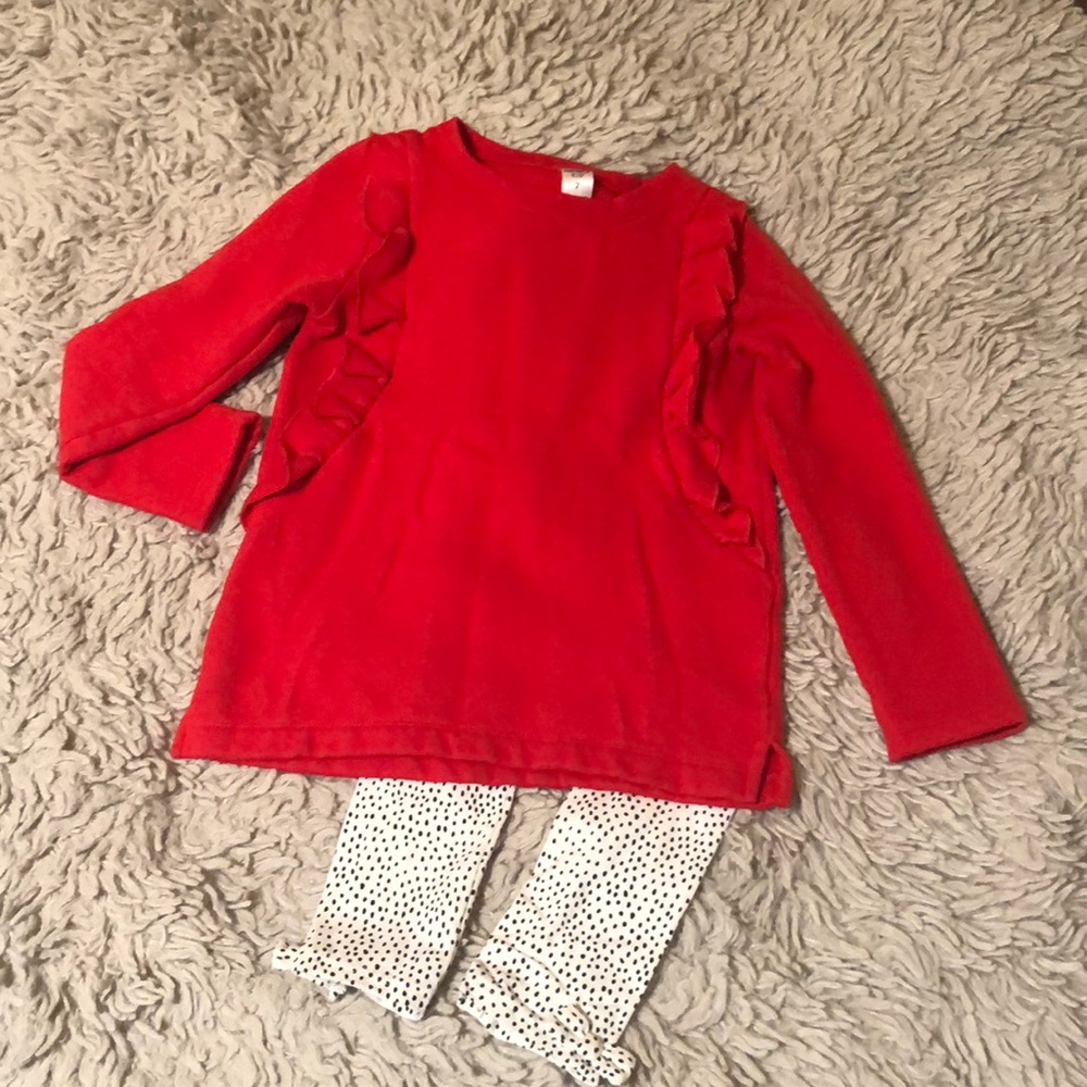 Girl’s Carter size 7 outfit like new